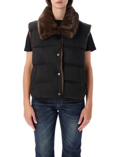 Urbancode Faux Fur Collar Quilted Puffer Vest In Black