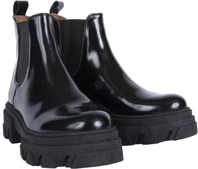 Urbnkicks Women's Chelsea Shinny Leather Boots In Black