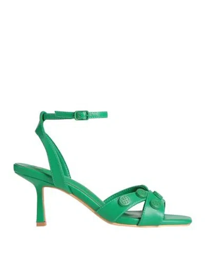 V73 Woman Sandals Green Size 7 Leather