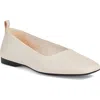 Vagabond Shoemakers Delia Flat In White