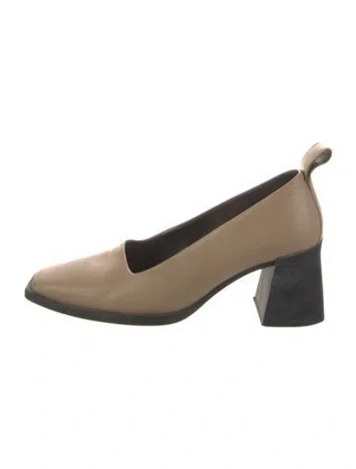 Pre-owned Vagabond Shoemakers Leather Pumps In Neutral