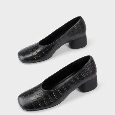 Vagabond Women's Black Embossed Leather