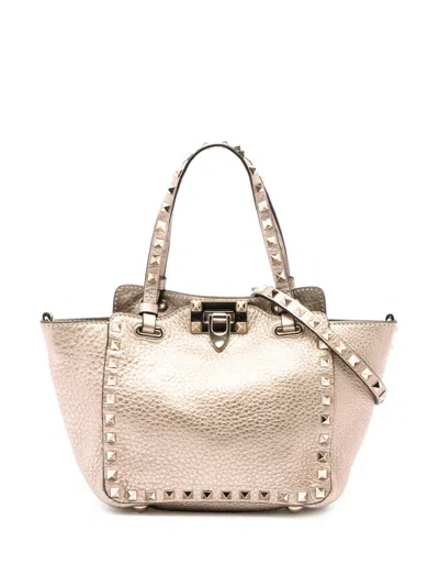 Pre-owned Valentino Garavani 2000-2017 Mini Metallic Pebbled Calfskin Rockstud Trapeze Satchel Tote Bag In Gold