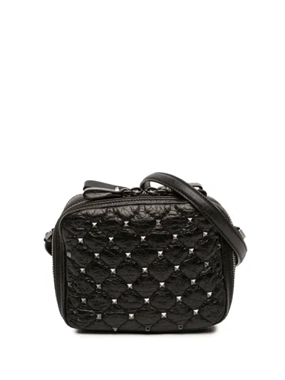 Pre-owned Valentino Garavani 2000-2017 Quilted Crinkled Leather Rockstud Double Zip Camera Bag Crossbody Bag In Black