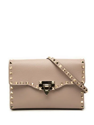 Pre-owned Valentino Garavani 2018-2026 Small Pebbled Calfskin Rockstud Flap Crossbody Bag In Neutrals