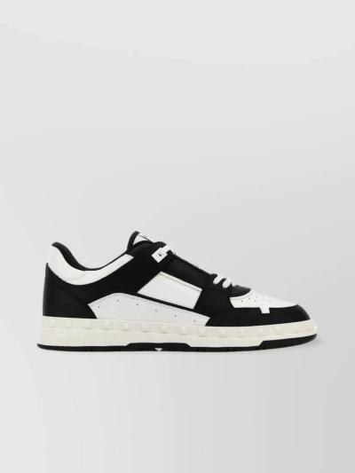 Valentino Garavani Sneakers In Black