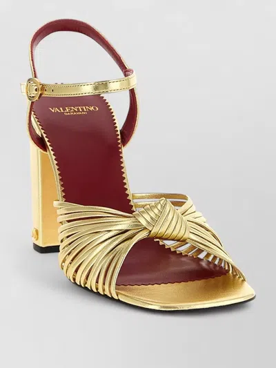 Valentino Garavani 90mm Vlogo Anne Metallic Leather Block-heel Sandals In Yellow