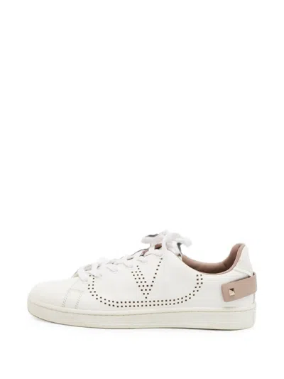 Pre-owned Valentino Garavani Backnet Vlogo Low-top Sneakers In 白色