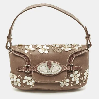 Pre-owned Valentino Garavani Beige Croc Embossed And Leather Pearl Embellished Vlogo Shoulder Bag