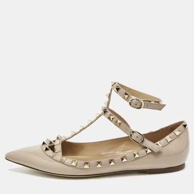 Pre-owned Valentino Garavani Beige Leather And Patent Leather Rockstud Ballet Flats Size 38.5 In Sand