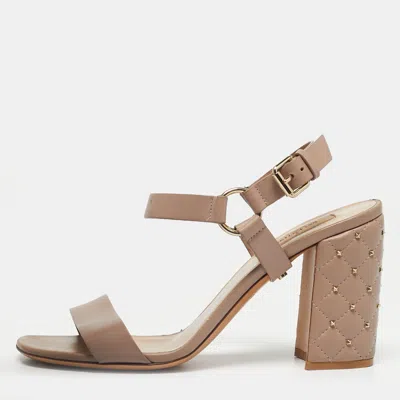 Pre-owned Valentino Garavani Beige Leather Rockstud Embellish Ankle Strap Sandals Size 38