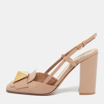 Pre-owned Valentino Garavani Beige Patent Leather One Stud Slingback Pumps Size 38 In Sand
