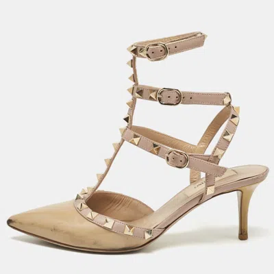 Pre-owned Valentino Garavani Beige Patent Leather Rockstud Ankle Strap Pumps Size 36