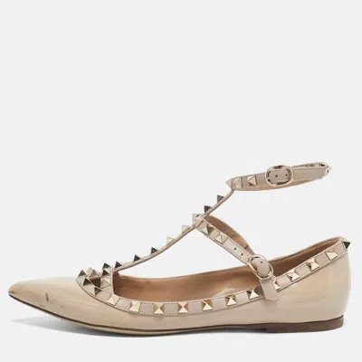 Pre-owned Valentino Garavani Beige Patent Leather Rockstud Caged Ankle Strap Ballet Flats Size 38.5