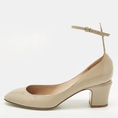 Pre-owned Valentino Garavani Beige Patent Leather Tan-go Block Heel Pumps Size 40 In Sand