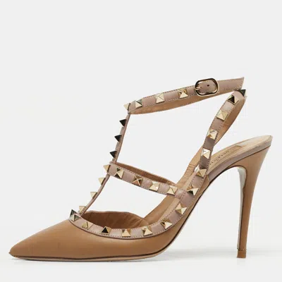 Pre-owned Valentino Garavani Beige Suede Rockstud Ankle Strap Pumps Size 39 In Sand