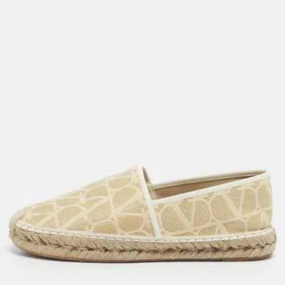 Pre-owned Valentino Garavani Beige/white Leather And Straw Vlogo Espadrille Flats Size 40 In Sand