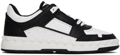 Valentino Garavani Black & White Freedots Sneakers In Bianco Nero