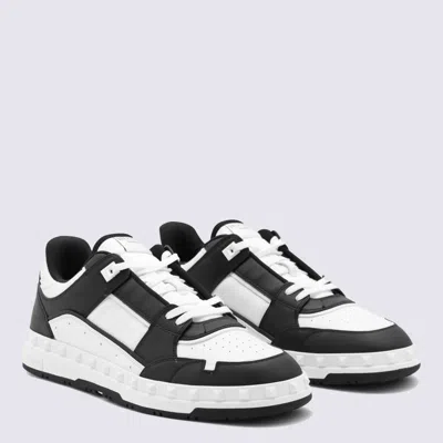 VALENTINO GARAVANI BLACK AND WHITE LEATHER SNEAKERS