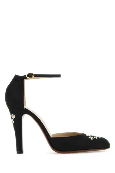 Valentino Garavani Pumps Floral Embroidery Gold-tone Hardware In Black