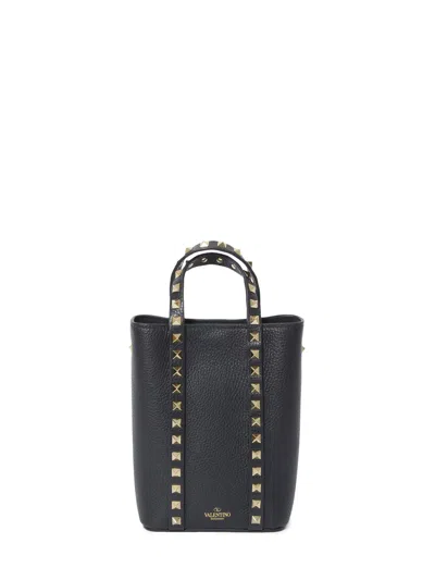 Valentino Garavani Black Grained Calfskin Rockstud Chain Pouch Handbag In Burgundy