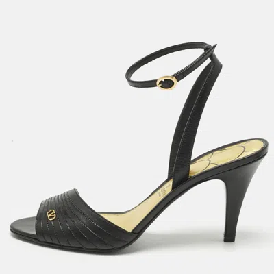 Pre-owned Valentino Garavani Black Leather Ladycrush Sandals Size 37.5