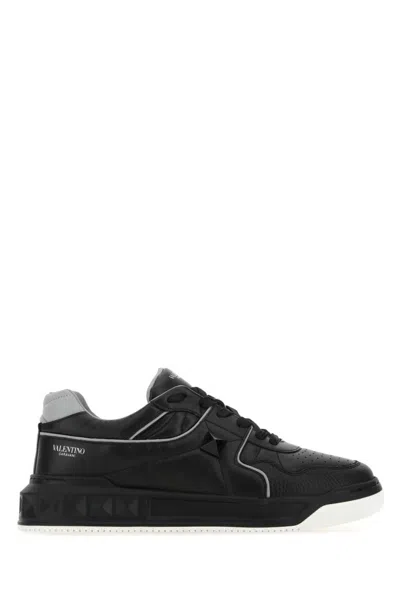 VALENTINO GARAVANI BLACK LEATHER ONE STUD SNEAKERS