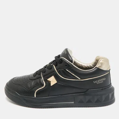 Pre-owned Valentino Garavani Black Leather One Stud Sneakers Size 38.5