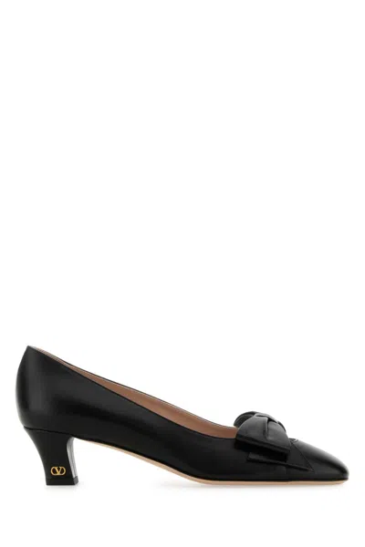 VALENTINO GARAVANI BLACK LEATHER PUMPS