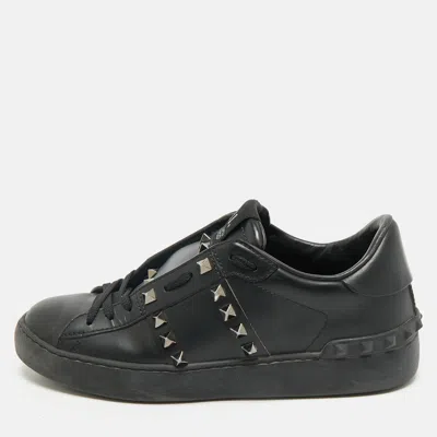 Pre-owned Valentino Garavani Black Leather Rockstud Low Top Sneakers Size 37