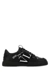Valentino Panelled Logo-detail Sneakers In Black