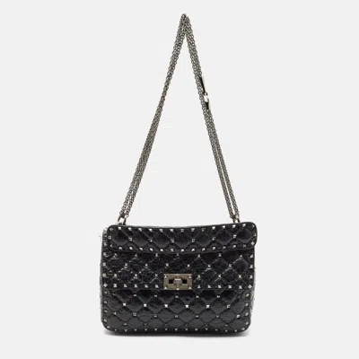Pre-owned Valentino Garavani Black Quilted Crackle Leather Medium Rockstud Spike Top Handle Bag