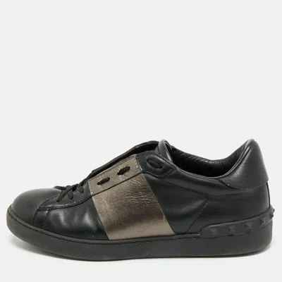 Pre-owned Valentino Garavani Black/metallic Leather Rockstud Lace Low Top Sneakers Size 41