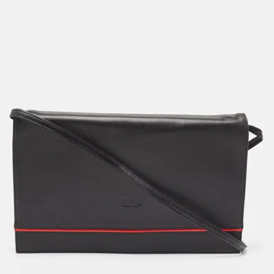 Pre-owned Valentino Garavani Black/red Leather Logo Embossed Oversized Clutch Bag