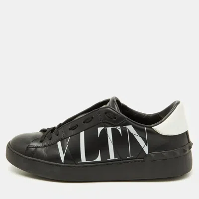 Pre-owned Valentino Garavani Black/white Leather Vltn Open Rockstud Low Top Sneakers Size 39