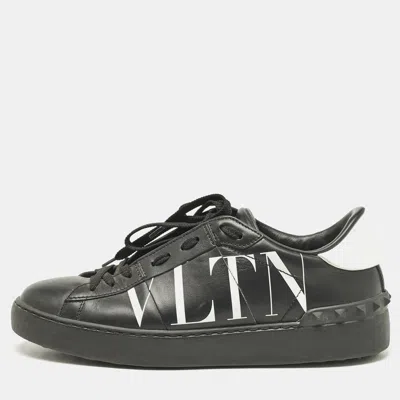 Pre-owned Valentino Garavani Black/white Leather Vltn Rockstud Low Top Sneakers Size 38.5
