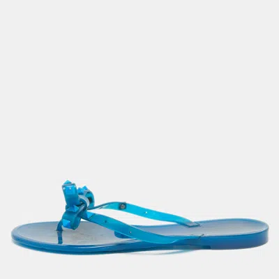Pre-owned Valentino Garavani Blue Rubber Rockstud Thong Flat Sandals Size 38