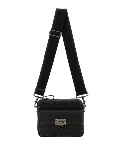 Valentino Garavani Rockstud Shoulder Bag In Black