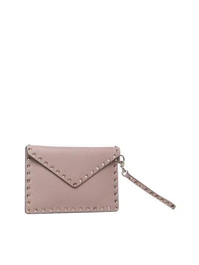 Valentino Garavani Rockstud Pouch In Grained Calfskin In Nude