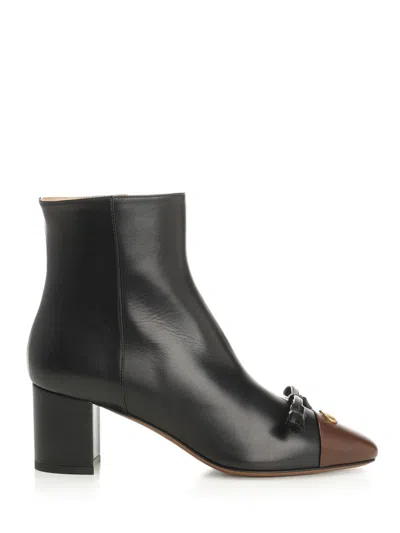 VALENTINO GARAVANI BOOTIE | VG VALET DU ROI | T. 60 | CAPRETTO/ANTIQUE BRASS LOGO BOOTS BLACK