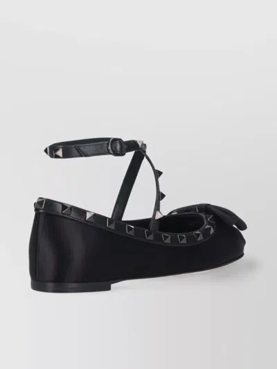Valentino Garavani Bow And Studs Ballerina Shoes In Black