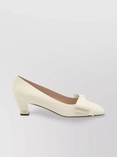 Valentino Garavani Valentino Decollete Leather Pump In Neutral