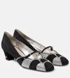 Valentino Garavani Women Black Fabric Bowow Pumps In Schwarz