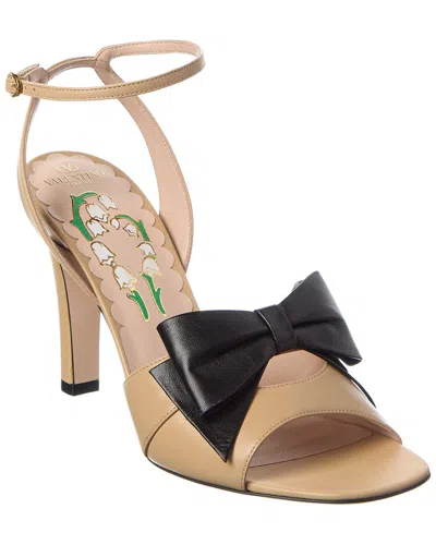 Valentino Garavani Valentino Bowow 95 Leather Sandal In Brown