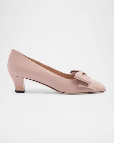 Valentino Garavani Bowow 45 Leather Pumps In Powder