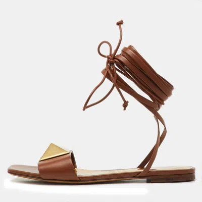 Pre-owned Valentino Garavani Brown Leather One Stud Wrap Around Flat Sandals Size 37