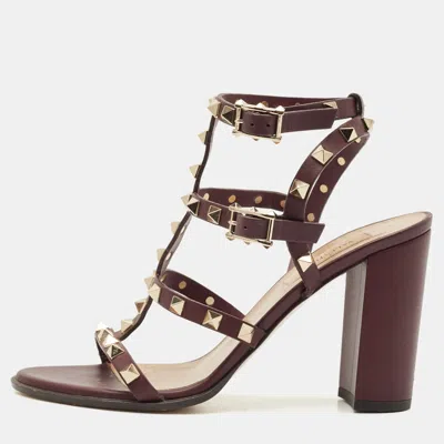 Pre-owned Valentino Garavani Burgundy Leather Rockstud Ankle Strap Sandals Size 37.5