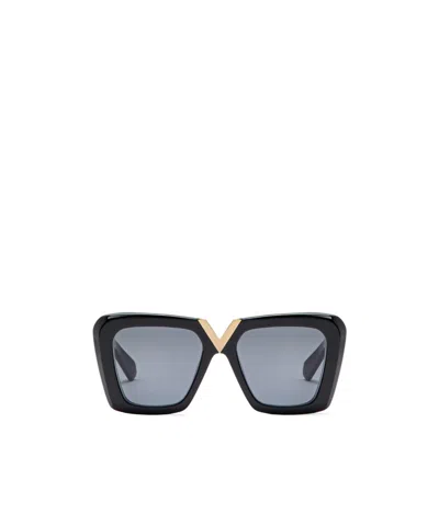 Valentino Butterfly Frame Sunglasses In Black
