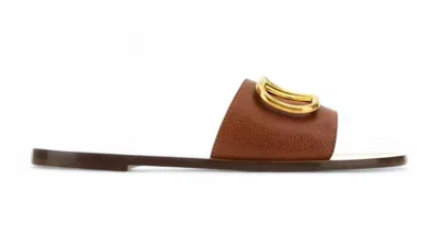 Pre-owned Valentino Garavani Calfskin Point V Logo Signature Slide Sandal (women's) Sneakers In Tan In Brown