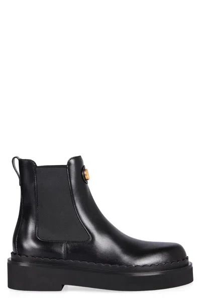 Valentino Garavani Chelsea Boots In Leather In Black